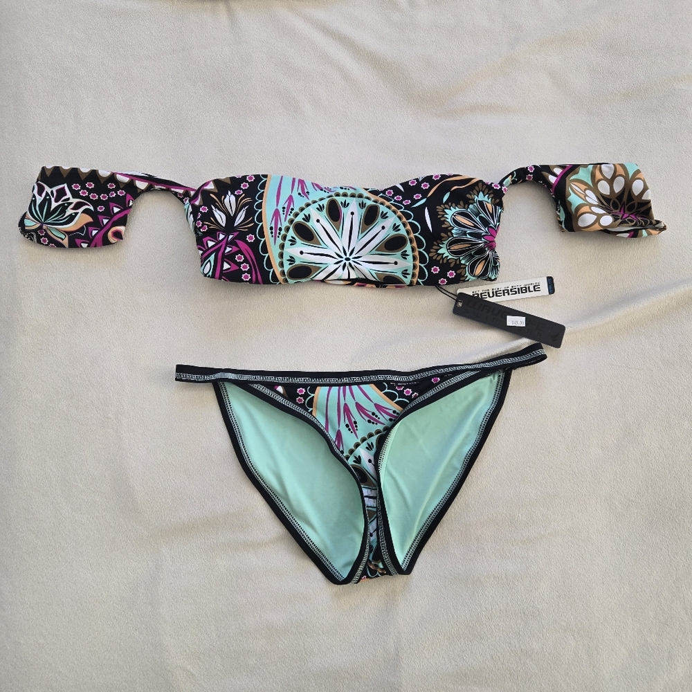 Wavelife Paisley Park Reversible Bikini Set Size Medium NWT